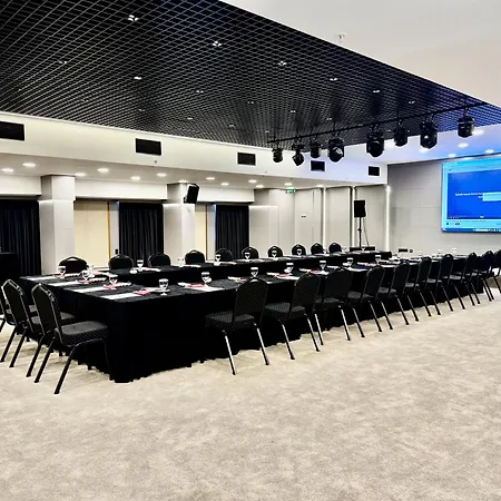 Western Khan Hotel 4*