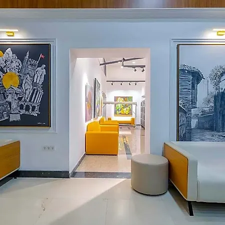 Western Khan Hotel 4*