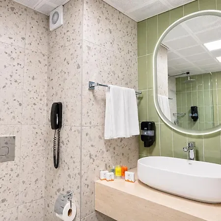 Hotel Western Khan 4*