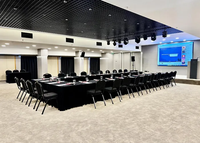 Western Khan Hotel 4*