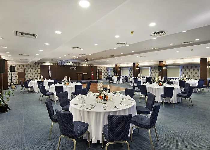 Hotel Western Khan 4*