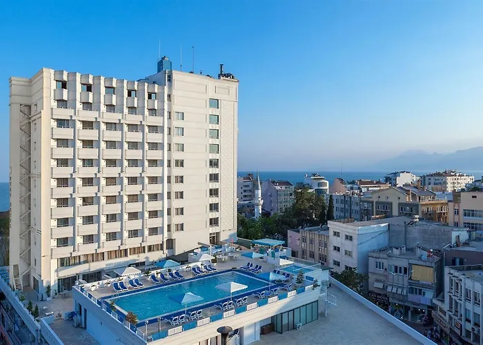 Western Khan Hotel 4*