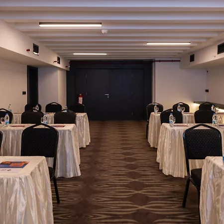 Western Khan Hotel 4*